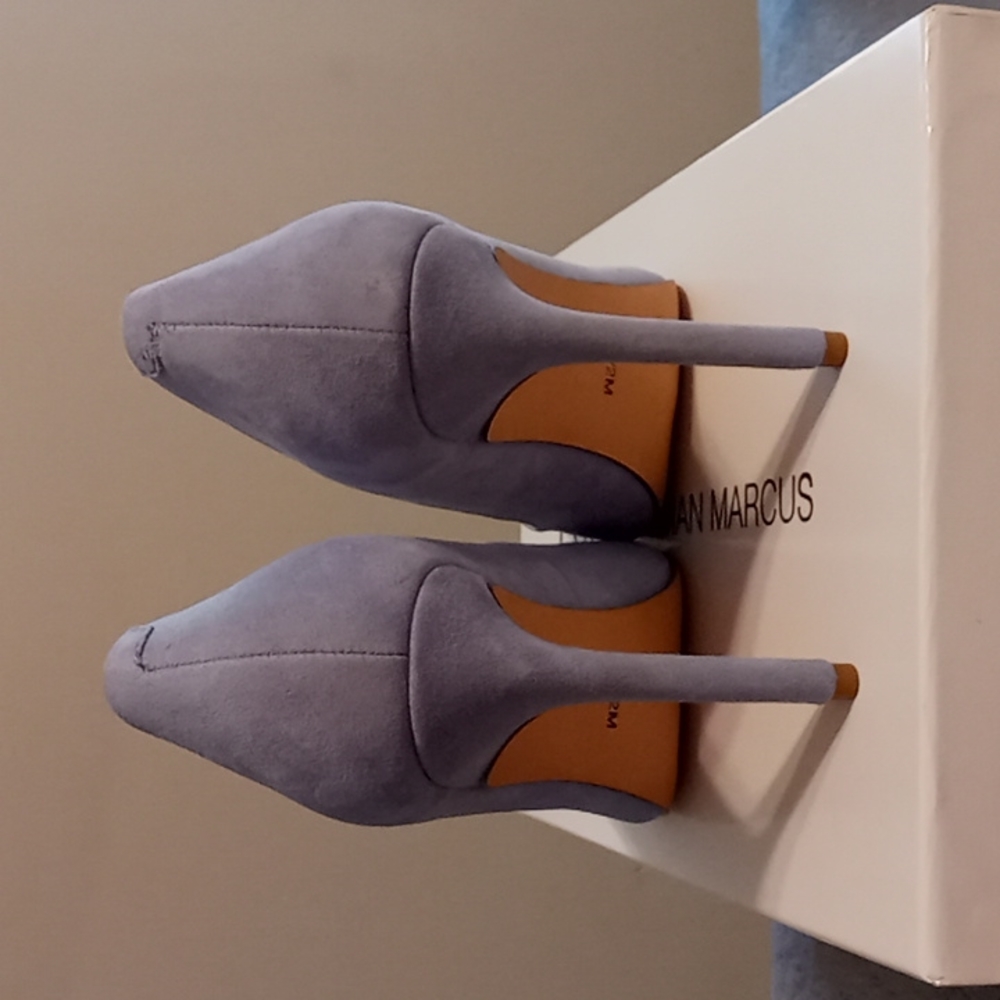 Heels - Picture 4 of 4